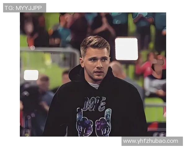 美记：东契奇已经退场走向球员通道，疑似回到湖人更衣室